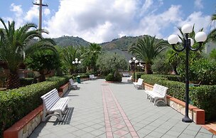 Spacious Apartment for 4 People in Residence