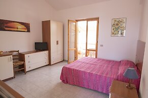 Case Vacanza Renella 3 Beds Balcony, Wifi, Self-catering, 200mt From t