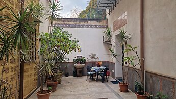 Casa Ròtre in the Historic Center of Palermo