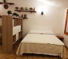 Chalet in the Woods Nestled in the oak Forest in Monterosso Etneo