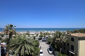 Apartment 30 Meters From the sea With 6 Beds With Full sea View