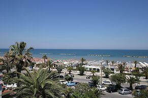 Apartment 30 Meters From the sea With 6 Beds With Full sea View