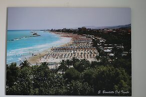 Apartment 30 Meters From the sea With 6 Beds With Full sea View