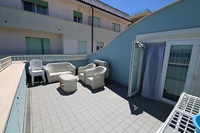 Apartment 30 Meters From the sea With 8 Beds With Full sea View