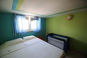 Apartment 30 Meters From the sea With 8 Beds With Full sea View