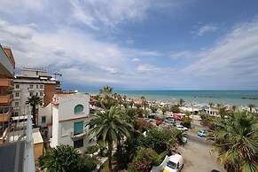 Apartment 30 Meters From the sea With 8 Beds With Full sea View