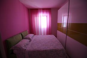 Apartment 30 Meters From the sea With 8 Beds With Full sea View