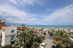 Apartment 30 Meters From the sea With 8 Beds With Full sea View