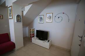 Apartment 30 Meters From the sea With 8 Beds With Full sea View