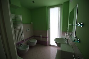 Apartment 30 Meters From the sea With 8 Beds With Full sea View