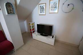 Apartment 30 Meters From the sea With 8 Beds With Full sea View