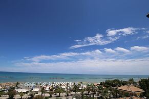 Apartment 30 Meters From the sea With 8 Beds With Full sea View