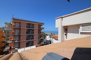 Apartment 20 Meters From The Sea 7 Beds With Small Sea View