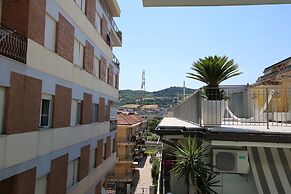 Apartment 20 Meters From The Sea 7 Beds With Small Sea View