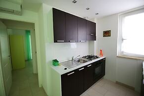 Apartment 20 Meters From The Sea 7 Beds With Small Sea View