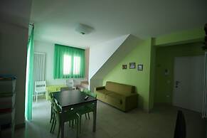 Apartment 20 Meters From The Sea 7 Beds With Small Sea View