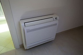 Apartment 20 Meters From The Sea 7 Beds With Small Sea View