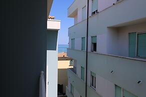Apartment 20 Meters From The Sea 7 Beds With Small Sea View