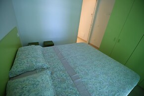 Apartment 20 Meters From The Sea 7 Beds With Small Sea View