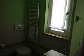 Apartment 20 Meters From The Sea 7 Beds With Small Sea View