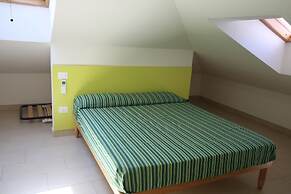 Apartment 20 Meters From The Sea 7 Beds With Small Sea View