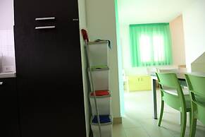 Apartment 20 Meters From The Sea 7 Beds With Small Sea View