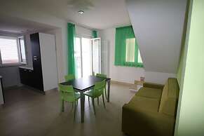 Apartment 20 Meters From The Sea 7 Beds With Small Sea View