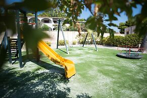 Holiday House With Panoramic View, Balcony, Wifi, and Near the Sea