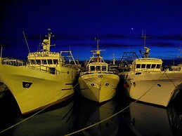 Holiday House With Panoramic View, Balcony, Wifi, and Near the Sea