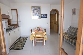 Holiday House With Panoramic View, Balcony, Wifi, and Near the Sea