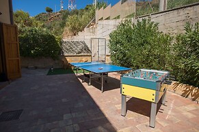 Holiday House With Panoramic View, Balcony, Wifi, and Near the Sea