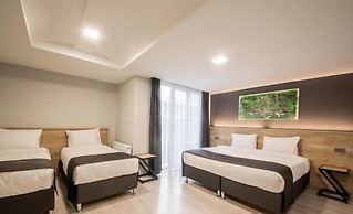 Adresin Hotel
