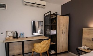Adresin Hotel