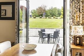 Golf Apartment @ Carus Green