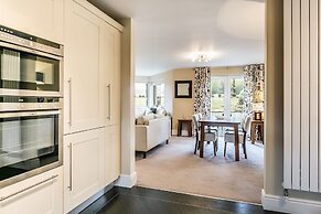 Golf Apartment @ Carus Green