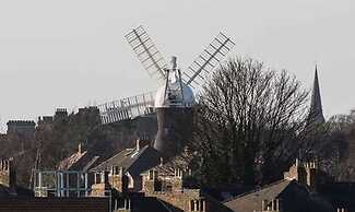Ye Olde Windmill Apartment Free Parking