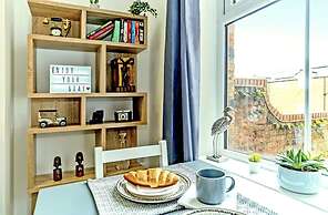 Ye Olde Windmill Apartment Free Parking