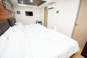 Emerald Island Hotel