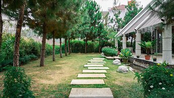 Vila Air Natural Resort