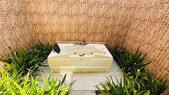 Midsummer Thulusdhoo