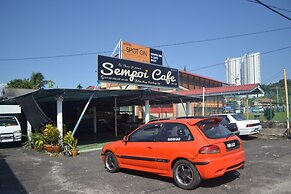 SPOT ON 89821 Batu Maung Sempoi Inn And Cafe