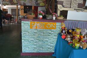 SPOT ON 89821 Batu Maung Sempoi Inn And Cafe