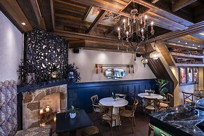 Decan Concept Boutique Estate