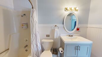 Off the Charts Inn & Out Island Resort