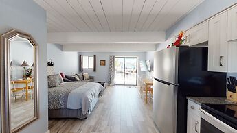 Off the Charts Inn & Out Island Resort