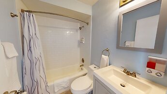 Off the Charts Inn & Out Island Resort