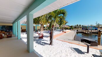 Off the Charts Inn & Out Island Resort