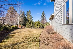 Flagline Trail 5 Bedroom Home by RedAwning