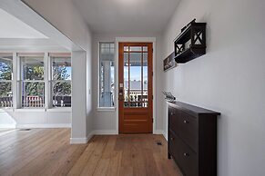 Flagline Trail 5 Bedroom Home by RedAwning