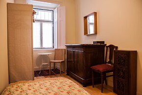 Castelo Terrace Apartments